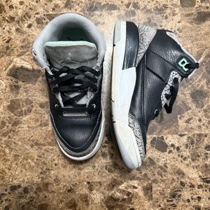 Jordan Retro 3 Green Glow Size 1Y